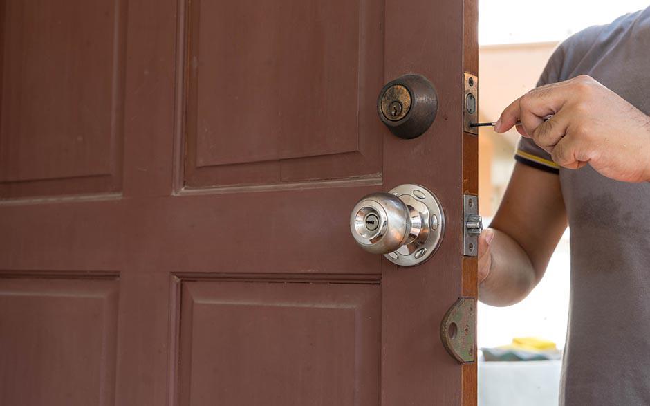 combien coute un serrurier pour ouvrir une porte Châlons-en-Champagne